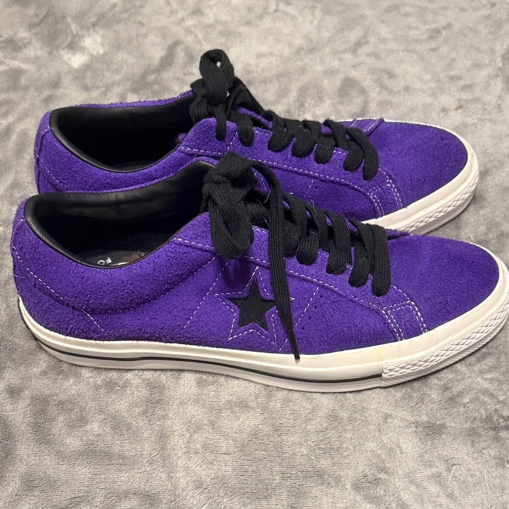 Converse One Star Purple Suede Sneakers with Black laces. - Picture 2 of 5